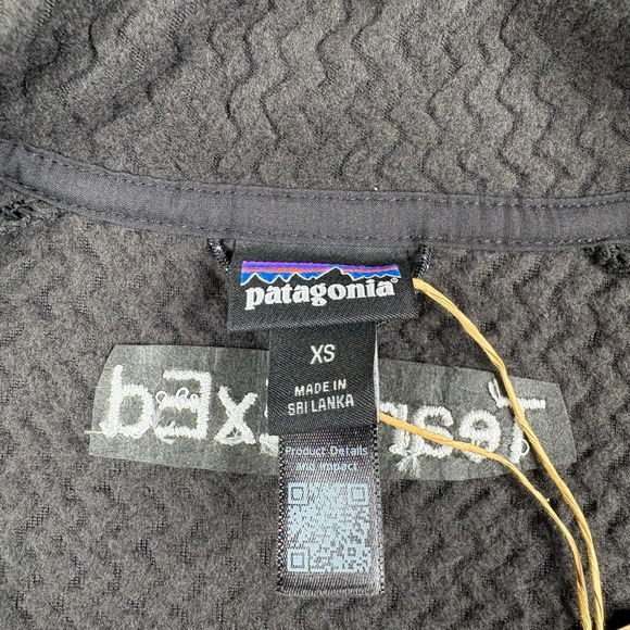 Patagonia Women's R1 Air Vest Sleeveless Lightweight Black 40290 Size XS NWT - Picture 3 of 15